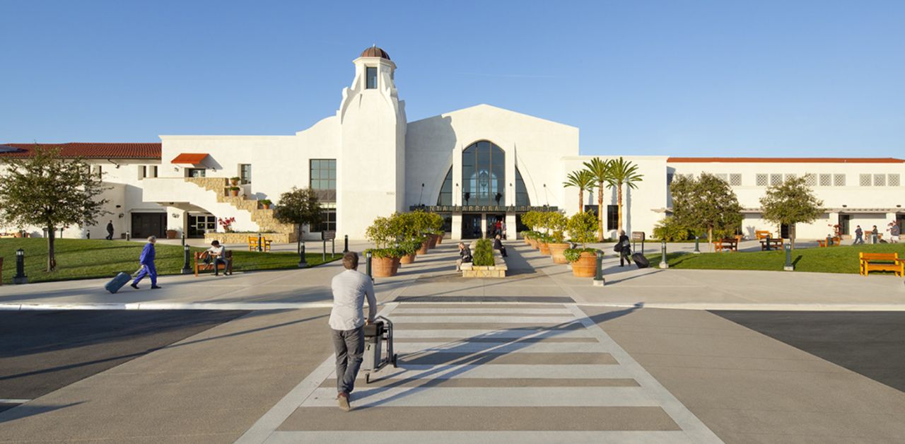 United Airlines Santa Barbara Airport – SBA Terminal