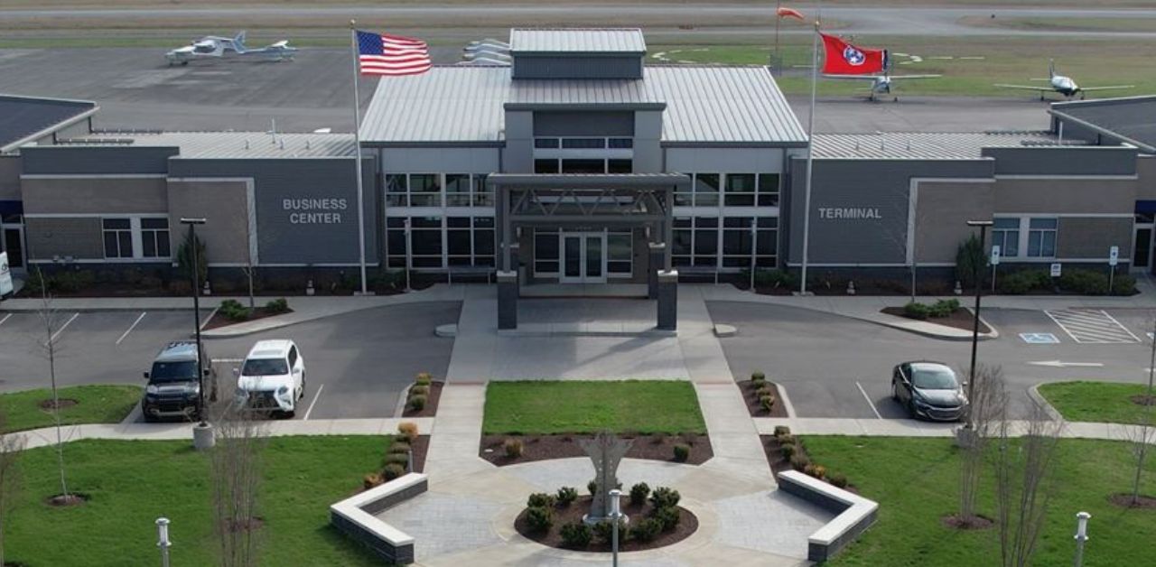 United Airlines State College Regional Airport – SCE Terminal