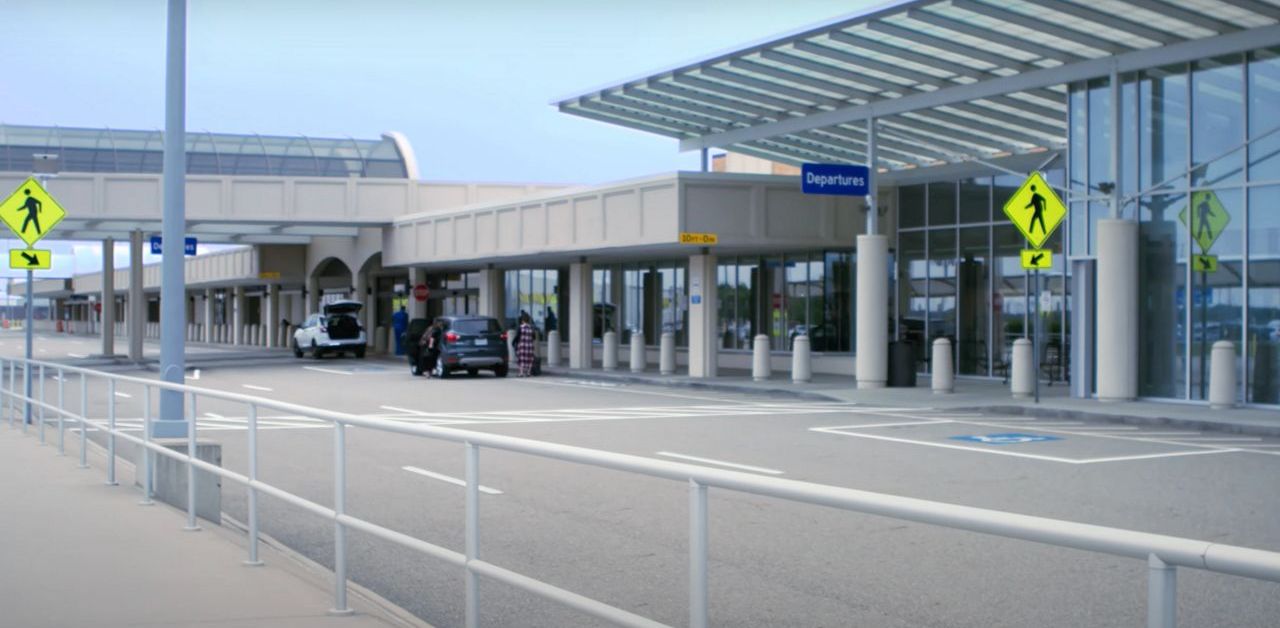 United Airlines Akron-Canton Airport – CAK Terminal