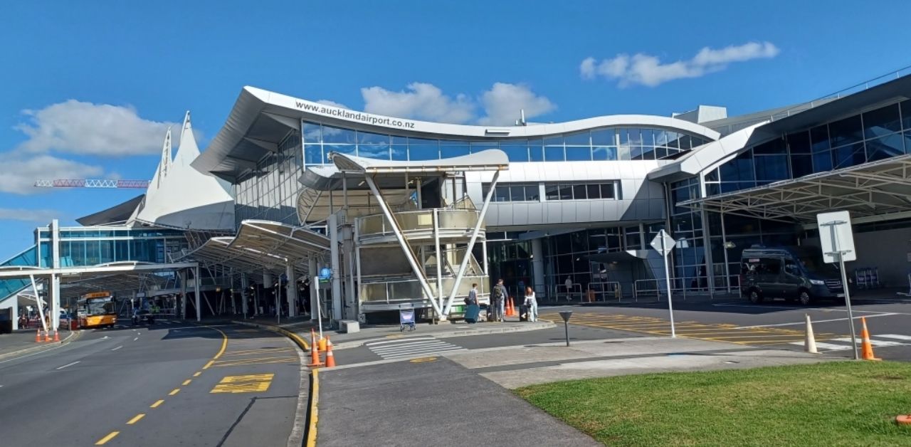 United Airlines Auckland Airport – AKL Terminal