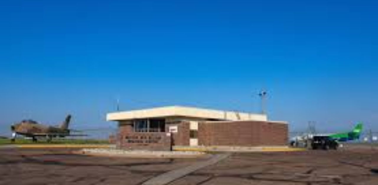 United Airlines McCook Ben Nelson Regional Airport – MCK Terminal