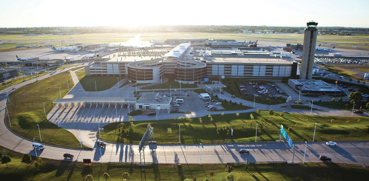 United Airlines Milwaukee Mitchell International Airport – MKE Terminal