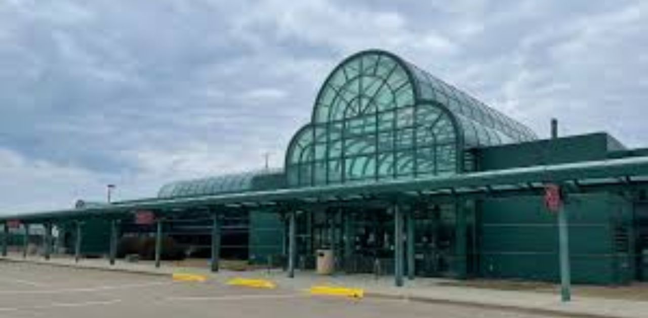 United Airlines Muskegon County Airport – MKG Terminal