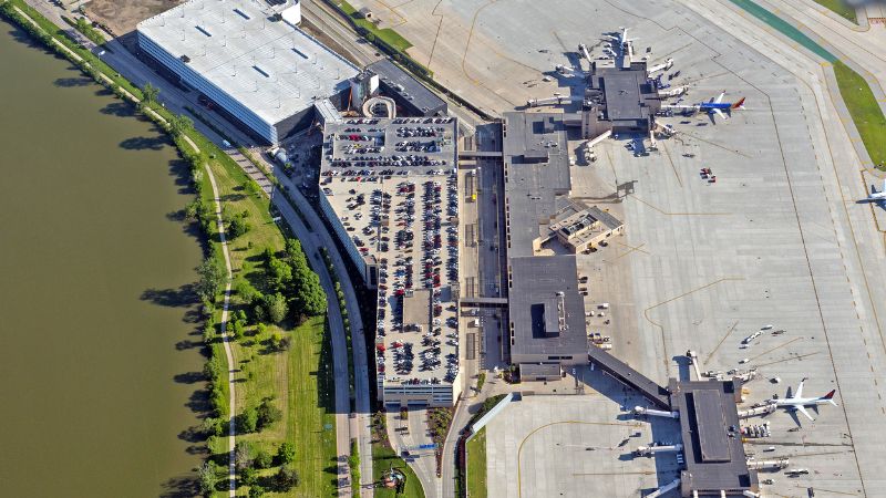Singapore Airlines Eppley Airfield Airport – OMA Terminal