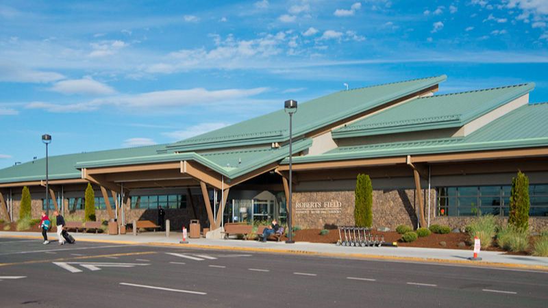 Delta Airlines Roberts Field Redmond Municipal Airport – RDM Terminal