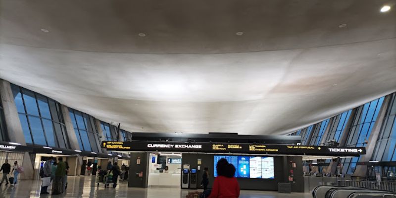 Austrian Airlines Dulles International Airport – IAD Terminal