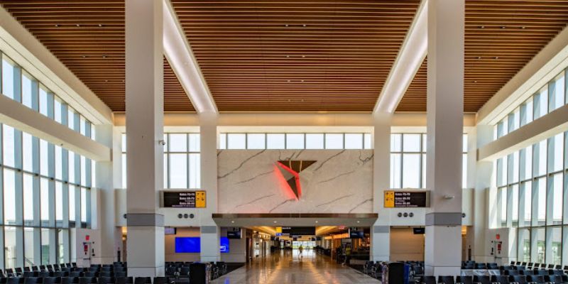 Austrian Airlines LaGuardia Airport – LGA Terminal