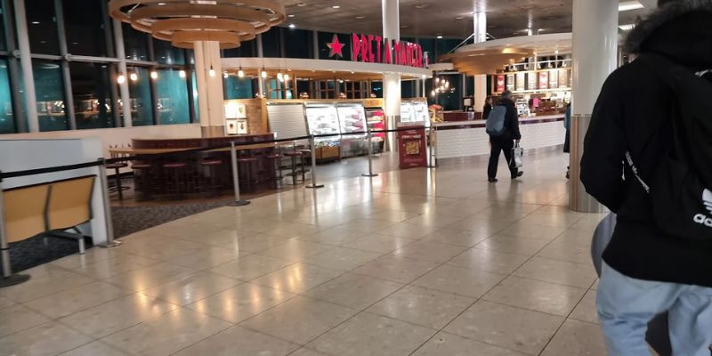 Emirates Airlines London Gatwick Airport – LGW Terminal