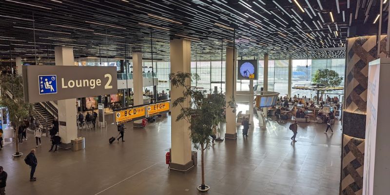 Hawaiian Airlines Amsterdam Airport – AMS Terminal