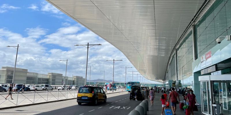 Hawaiian AirlinesJosep Tarradellas Barcelona-El Prat Airport – BCN Terminal