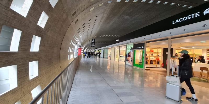Hawaiian Airlines Paris Charles de Gaulle Airport – CDG Terminal
