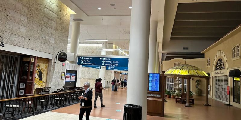 Royal Jordanian Palm Beach International Airport – PBI Terminal