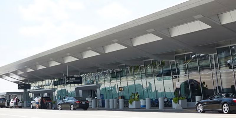 Icelandair Cleveland Hopkins International Airport – CLE Terminal
